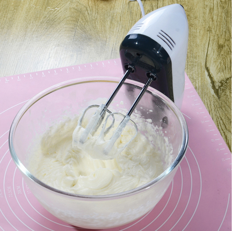 Electric whisk mixer