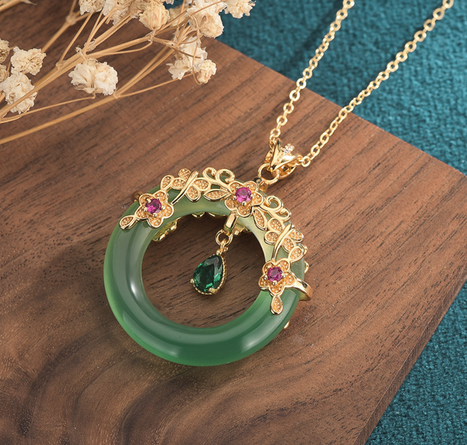 Jade Jewelry Lucky Ring Shape Charm Pendant with Chain Necklace 18K Gold Plated